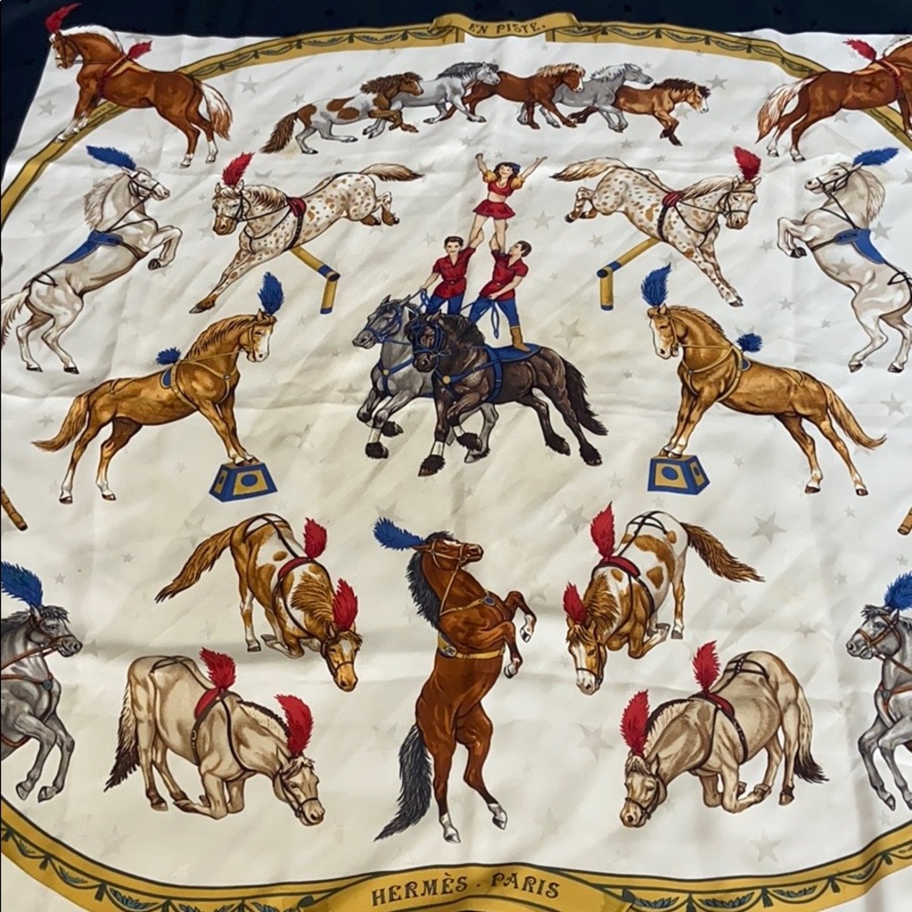 VINTAGE HERMÈS SCARF